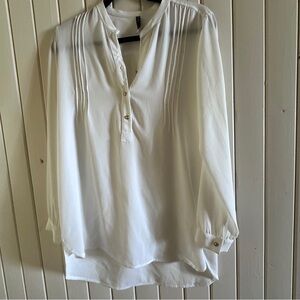 Chiffon tunic, long sleeves, pin tuck front. Size L.